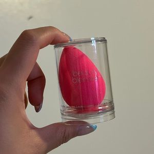 NWT ORIGINAL BEAUTY BLENDER